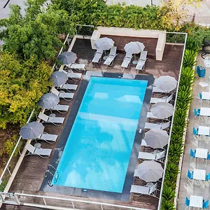 Ibis Styles Aeroport Arenas מלון